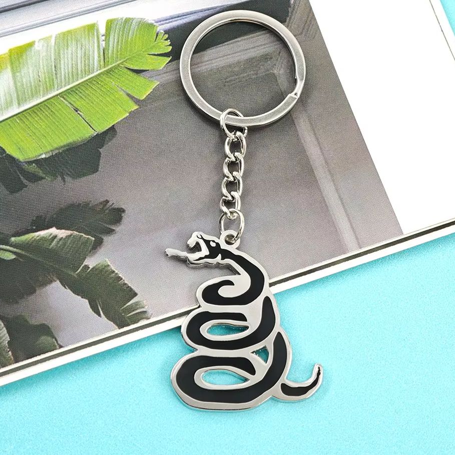 Heavy Equipment Logo - Llavero de serpiente enrollada Metallica-Band Black